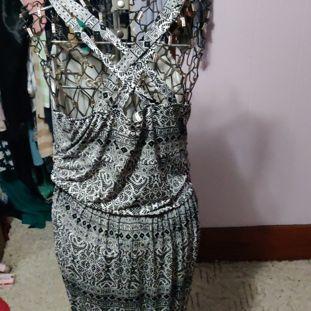 Dress - Picture 3 of 5